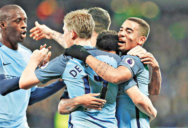 ���[�񺸱��贵(�k)�W�}�ĤT���K������C  ���z��