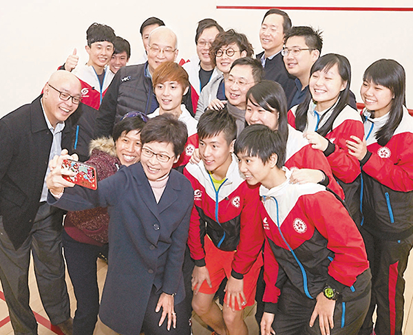 ���L�G��Z�Q�鱴�死����y�p�N�A�P������۩�X�ӡA����U�¡C ������y�`�|����