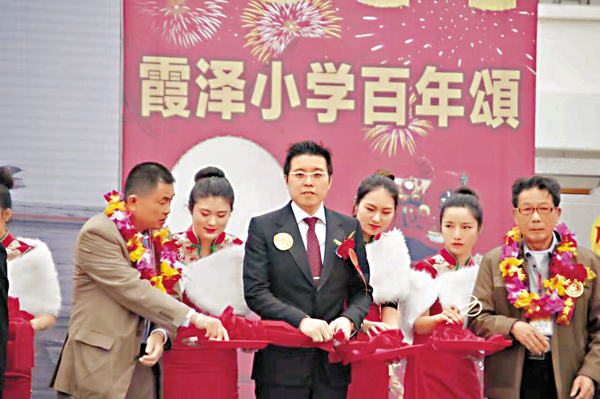 ����������֫خ���U�ǡA�åX�u�D���ʦ~�|�ź������C