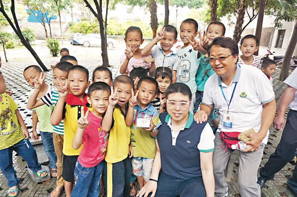 ����������s��߳h�U�ǡA�P�ǵ��}�ߦX�v�C