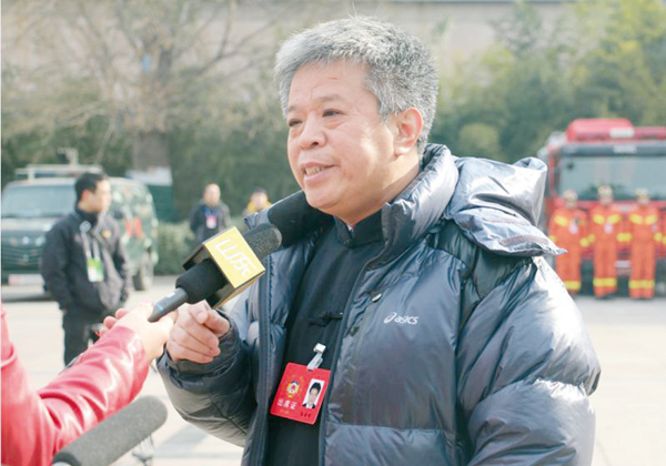 �����©��b�s�F��|�W�����O�̱ĳX�C�O�̤B�K�R ��