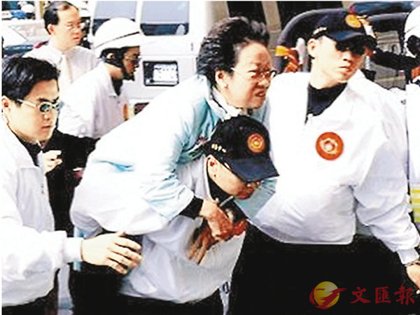 ���f�q��2004�~�u319�v���j���ѡA�Q�H���Ӱe����|�����p�C��ƹϤ�