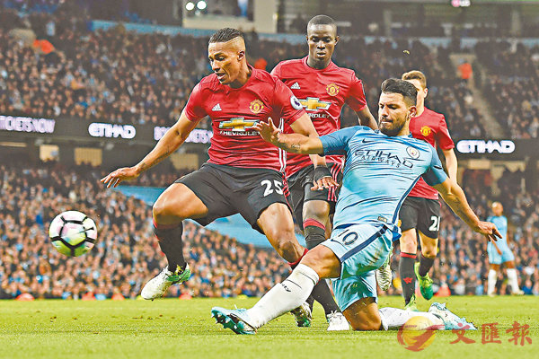 ���ҥ����������e�|�ӾԡC�k�s��