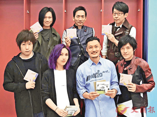 ■楊千嬅、余文樂跟五月天互贈簽名CD。