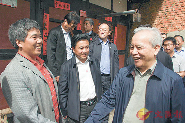 �����ܱӥ����j�迤�B´�����ҹ������߶��ءA�F�ѥ�����~���߳h�x�����p�C ��ƹϤ�