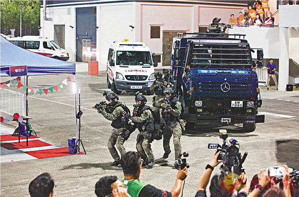 ��ĵ���U�ɥX�A�ѻP�u���ޡv�Ϯ��t�ߡC ���y��  ��