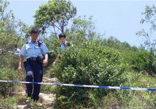 警方封锁五桂山一处山头调查。