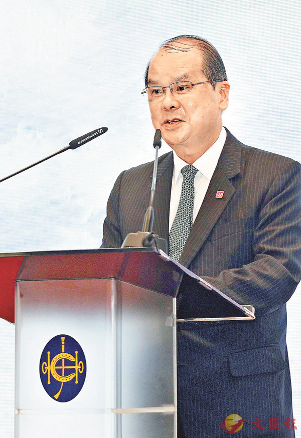 ■張建宗昨與反對派議員會面,希望暑假前通過撥款。 資料圖片