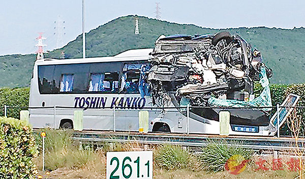 ���F�ƨp�a�����b�ȹC�ڨ����A�������H�C�k�s��