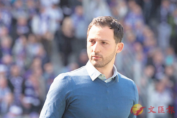 ���}����