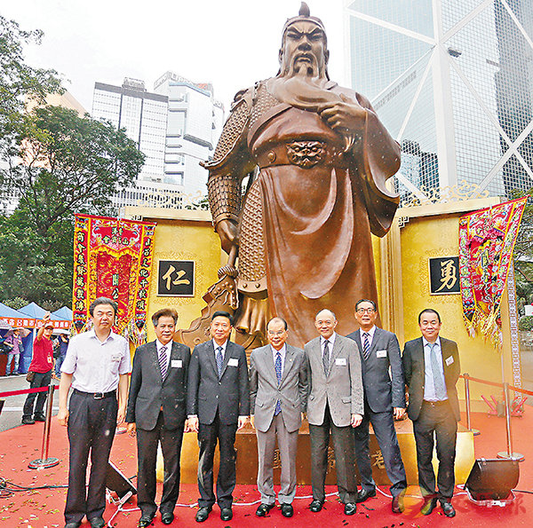 ��20�`�������ɹ���u���������`�v�i�ܡC �����׳��O�̲�����  ��