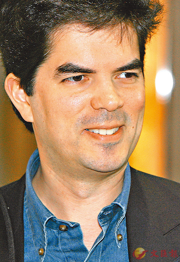 ���h���bDavid Webb�u�¦W��v���ӻ��ѦA�Q�~�ܡC ��ƹϤ�