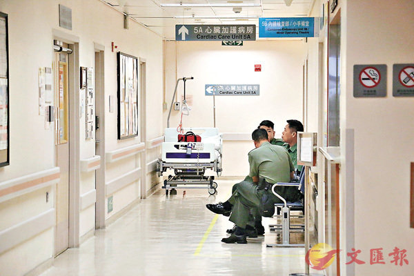 ����K�����d�ǤW�Q�R�M�A�g�иp�H���b�`���v���f�Х~�ݦu�C