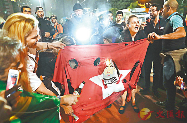 ���ܫª̵I�N�c�ԩ��ݪ��u�H���ҺX�C ���p��