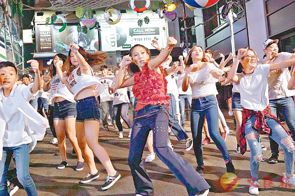 ����κ��P50�H�������Y���R�C