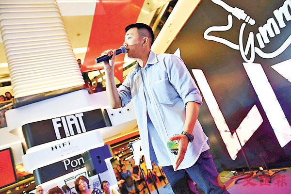 ���B�E�s�Q�Ѭ��uGimme LiVe�v�t�X�C