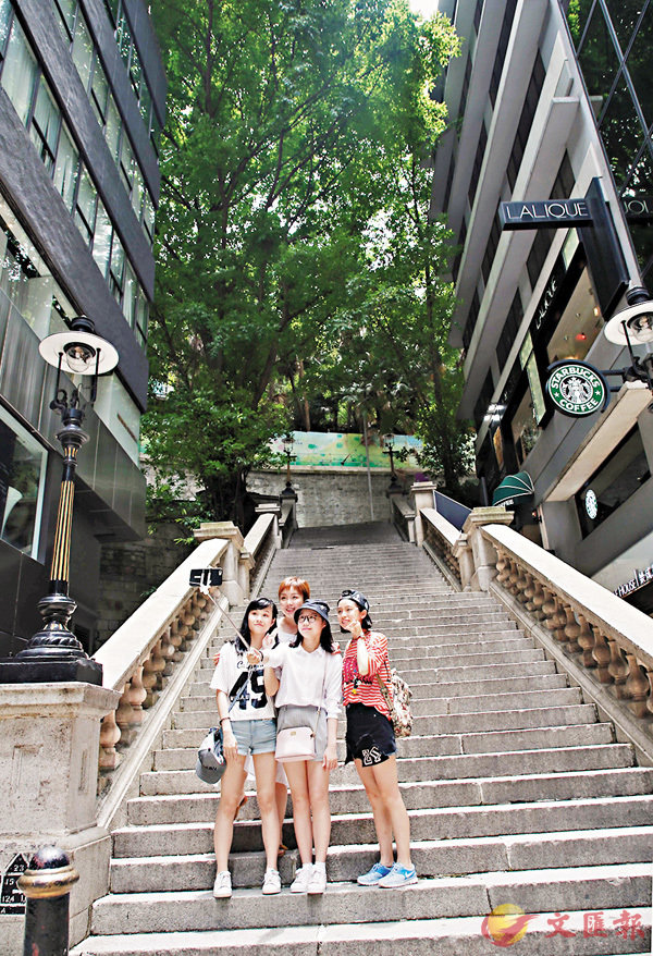 ���V�ӶV�h���a�C�Ȩɨ����䪺�����B�����M�W�S���H�孷���C�Ϭ��Ӧۦ��誺�C�Ȧb�������R�Q���ӡC ��ƹϤ�