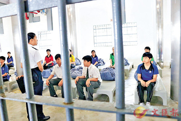 ���ǥͦb�}�������K���ͲP�C �����׳��O�̲�§��  ��