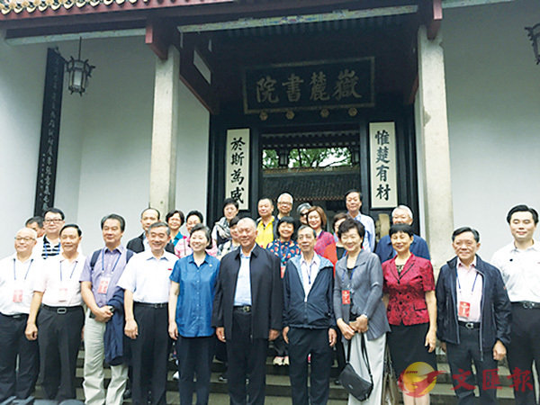 �� �D���S�ϥ���F��e���@��b���S�Ѱ|�X�v�C �s�ت�