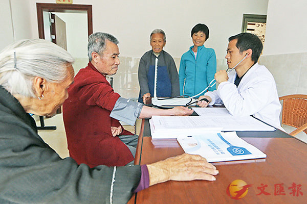 ������s�����ئ��зǤƮ��p�åͫǡA�����p�f���X���C ��ƹϤ�