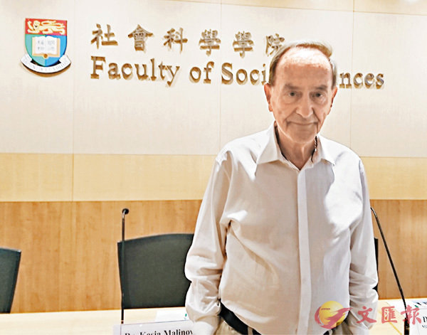 ��Robert Newman�{�����䪺���Fଭp���ȱo��L��a�M�a�ϭ���C �����׳��O���C�ʳ�  ��