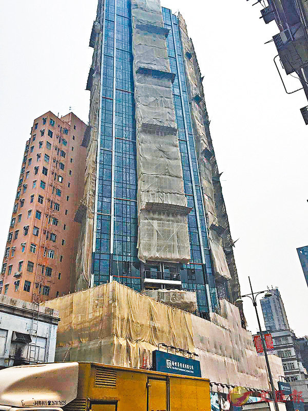 ���s�@�ɱN�X�U�٪��uTHE PARKVILLE�v15��@��U���m��C�W�������I�C