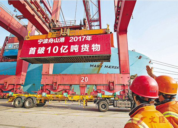 ���Q��A���ܡu�����v���f�d�Qíí�Q�˦ܡu���簨�h�� �v���W�A��i��s��q���������y���Ӧ~�f���]�R�q�W�u10�����v�j��C �����׳���i�ǯu