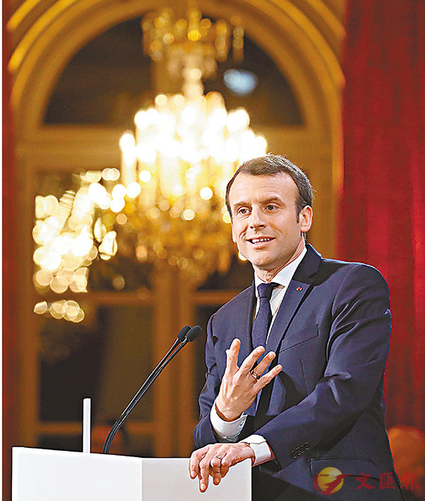 �����J�s�N��1��8���10��襤��i���ƳX�ݡC�Ϭ����J�s�b�k���`�Ω����ͤέ����X�ءC �k�s��