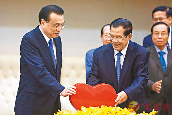 �����J�j�P�x�˦@�P�X�u����b�Z�u�R�ߦ�v�ൣ���ѩʤ�Ŧ�f��N�q�E�Ұʬ��ʡC��H�@�P�N�����u�ߡv�ҫ��ۨⰼ���ܭ��X�A�H�x�ӡu���Z�ͽˡA�ߤ߬ۦL�v�C   ���z��