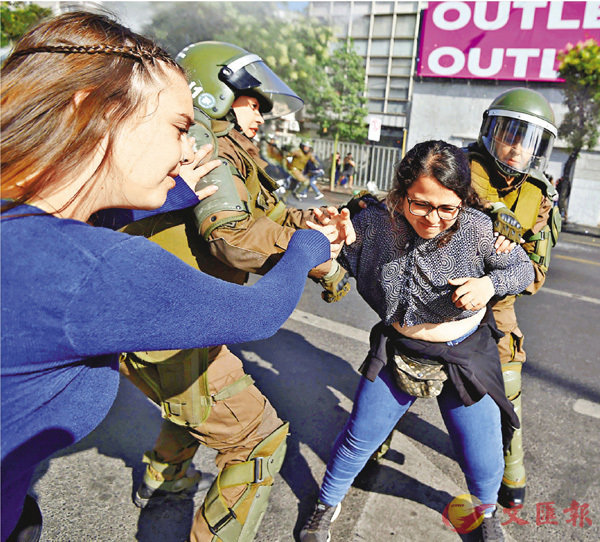 ��ĵ��뮷�ܫª̡C �k�s��