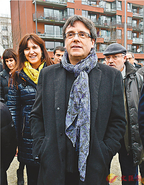 �������w�X�S�y�`��Q�ɡA���C��릺٥L���u�����ϥD�u�v�C �k�s��