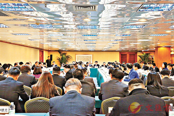 ���Q��b�s�{�|�쪺�s�F�٬F���D�e���p�ծy�ͷ|�|���C  �����׳��O�̭J�Y�� ��