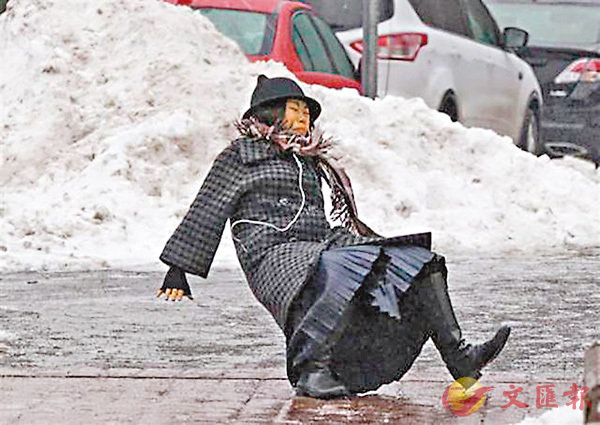 ���ڨ��X��ͪ��ܡA�~���H�b���a�L�ˮɥ���H�⼵�a�A�ҥH��ð��骺���F�@�b�H�W�C ���W�Ϥ�