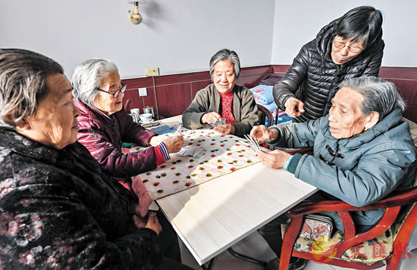 ���Ϭ����a�Y�i�ѱd�_���ߪ��ѤH�̦ۮT�ۼ֡C ��ƹϤ�