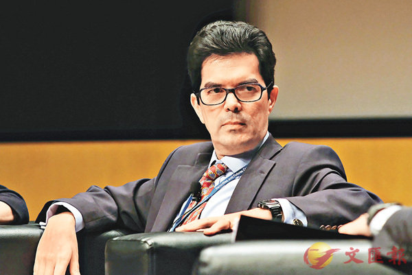 ��David Webb�C�篪�U  ��