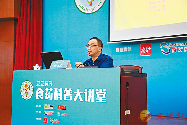 �����L��