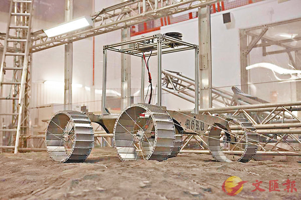 ����y������