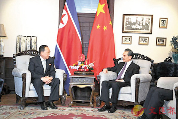 �����ݡ]�k�^�N�����i�E�ܽгX�ݴ��A�C�Ϭ��W��3����ݷ|�����b�_�ʹL�Ҫ����i�E�C ���W�Ϥ�