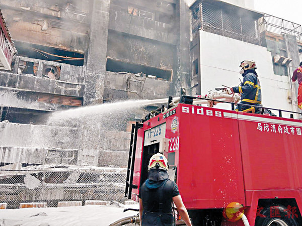 ����饭���q�P�t��28��o�ͤj���A�y��������5��¾1�R�M1���ޤ�5�˺G�@�C��饫�������Q��w��~�ɹ�{�������իפ�������ê��ܡA�L���q�k�լd�C ������