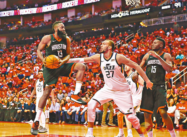 ���L�y(��)���M��32���A�٬O�������bĹ�i�C  �k�s��