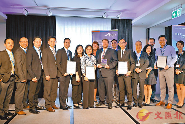 ���u�Ȥu�{��{�^��u�s�u�{�X���v�����C