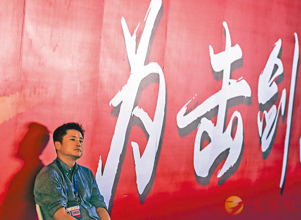 �������ئ��e�b�����[�ݥ@�ɼC���A���ɡC  �s�ت�