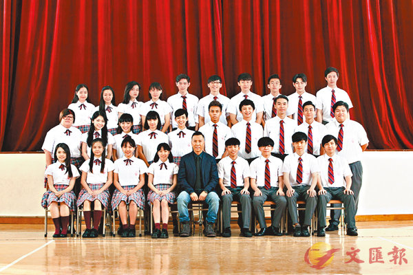 ���¤l���t�Ѯv�A����@���~��x�H���ǥ͡C