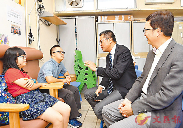 ���������]�k�G�^���[�������X�g��|���~���ߡA�ûP���߾ǭ���͡A�F�ѥL�̪��u�@�M�ǲ߱��p�C