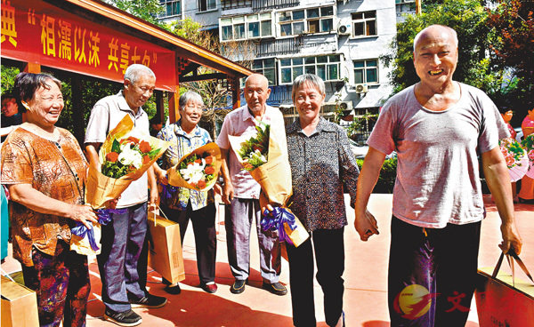 ���G�f�Z����5,000��/�몺�ӵ|�_�x�I�A�W�[ĺ�i�ѤH��X�@�������M���C�Ϭ�8��17��e�_���x���@���Ϫ��B�ѤH�b�u����H�j�@�ɤC�i�v���ʤW�C ��ƹϤ�