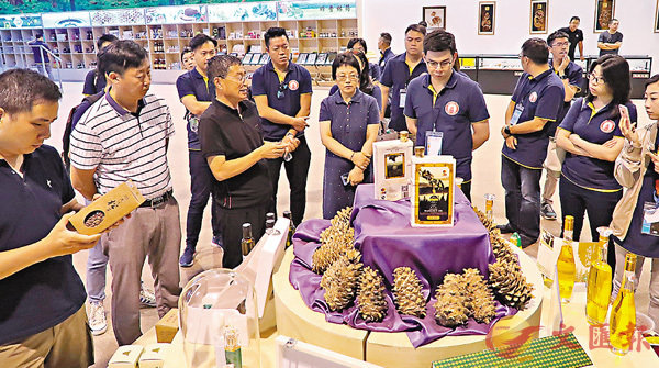 �F�C��´���s���ȾǹΡA�F�Ѱ�a�u�@�a�@���v�o�i�C