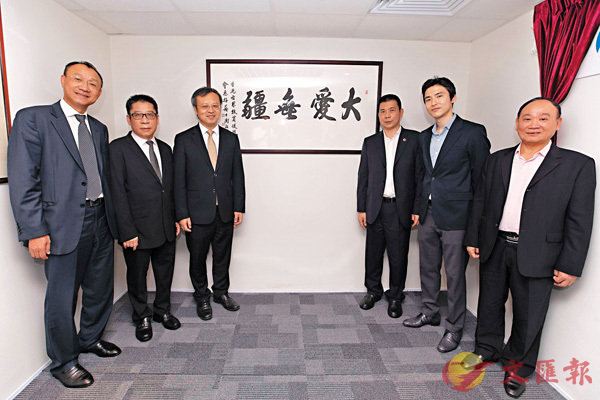 �����_�G�H�M�e�BĬ���a�B�姻�Z�B���A�y�B���[�g�B���رd�b�u�j�R�Læ�v�D�r�e�X�ӡC