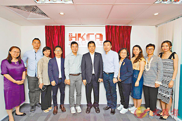 ������U�ɤ�ƫP�i�|�s�|�}��E�J��C