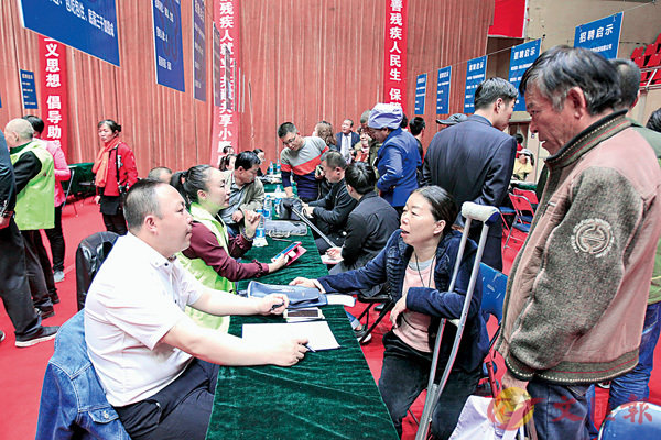 ���q�L�@�t�C���F���߫��A�V�ӶV�h���ݯe�H�������n�Ш|�B��{�N�~�з~�B�����ѻP���|�C�Ϭ���L�Ȥt�|��ݯe�H�N�~���U�M���۸u�|�C