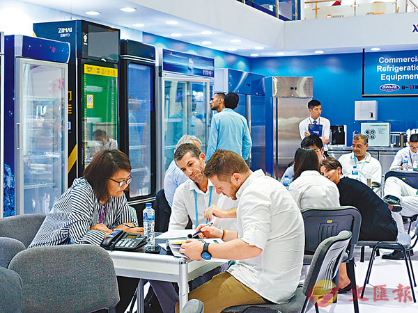 �������s��|�A���F�B�Xù�������q����ۼW�[�C   �����׳��O�̿c�R�� ��